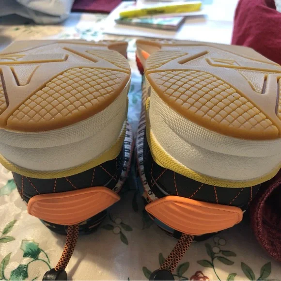 Puma Colorful running shoes. - Picture 5 of 9